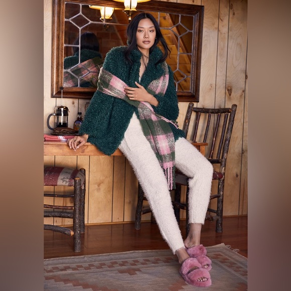 Lulus Set - Cream Fuzzy Cropped Tank & Drawstring Joggers - Picture 10 of 14